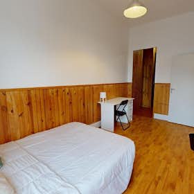 Private room for rent for €330 per month in Saint-Étienne, Place Bellevue