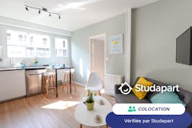 Private room for rent for €410 per month in Rennes, Place de Serbie