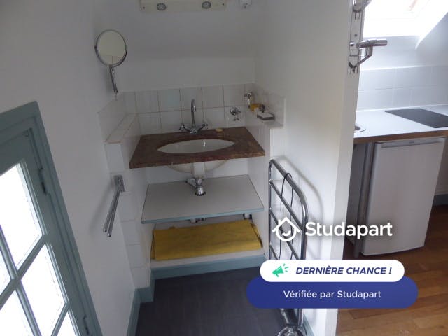 Private room for rent on Rue du Général de Gaulle, Villiers-sur-Marne - Vista 6