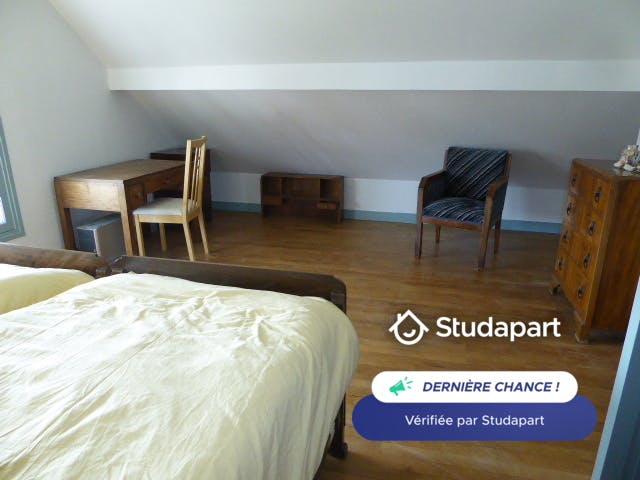 Private room for rent on Rue du Général de Gaulle, Villiers-sur-Marne - Vista 3