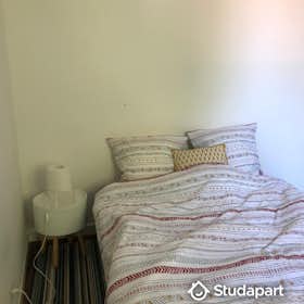 Private room for rent for €370 per month in Loos, Boulevard de la République