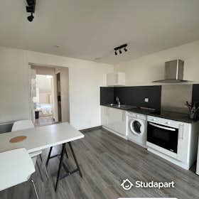 Appartement for rent for 480 € per month in Saint-Étienne, Rue Saint-Joseph