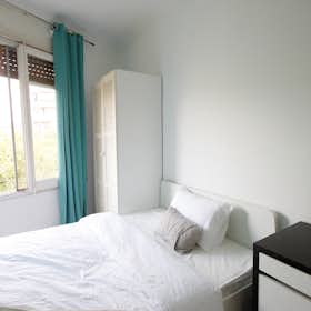 Отдельная комната сдается в аренду за 535 € в месяц в Barcelona, Carrer del Cinca