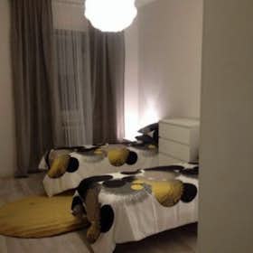 Gedeelde kamer for rent for € 320 per month in Turin, Corso Orbassano