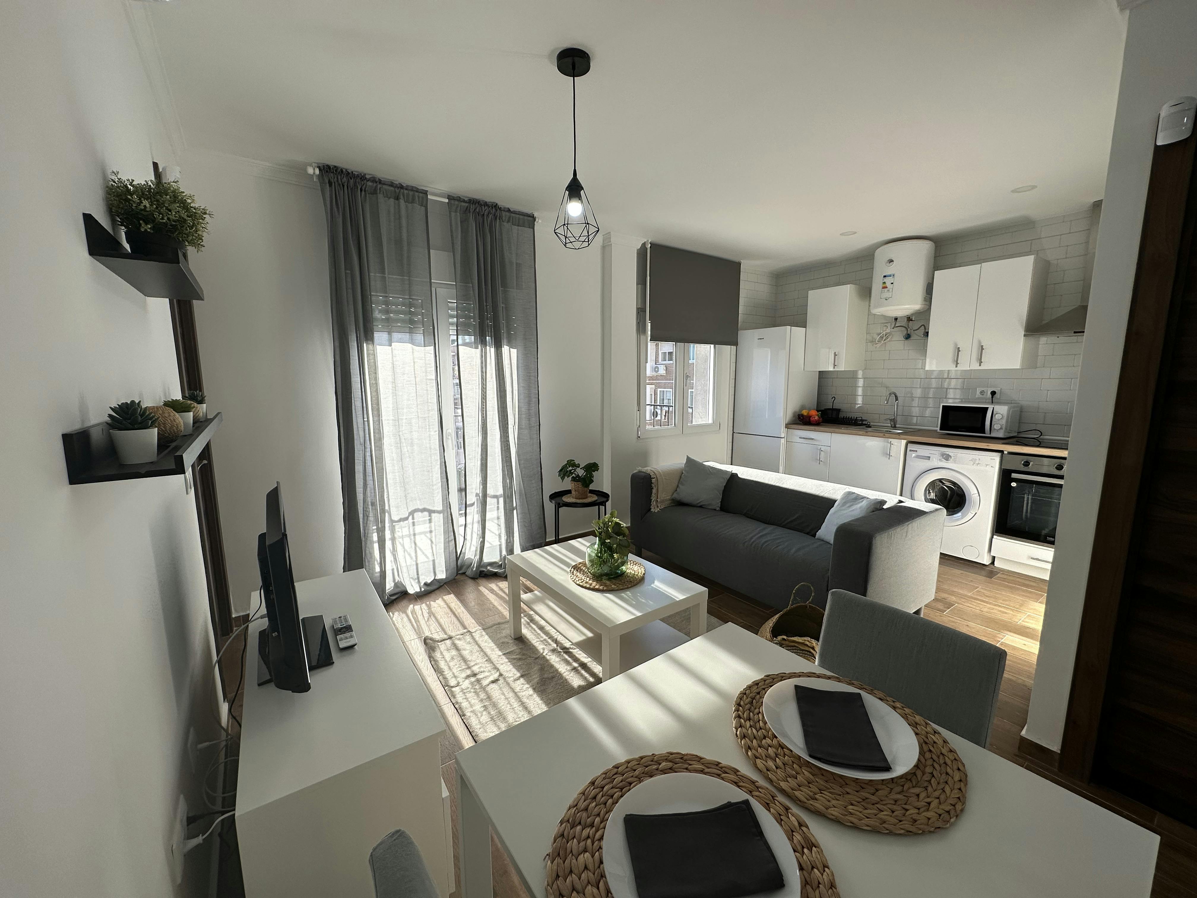 Apartment for rent for €1,030 per month in Madrid, Calle de San Clemente