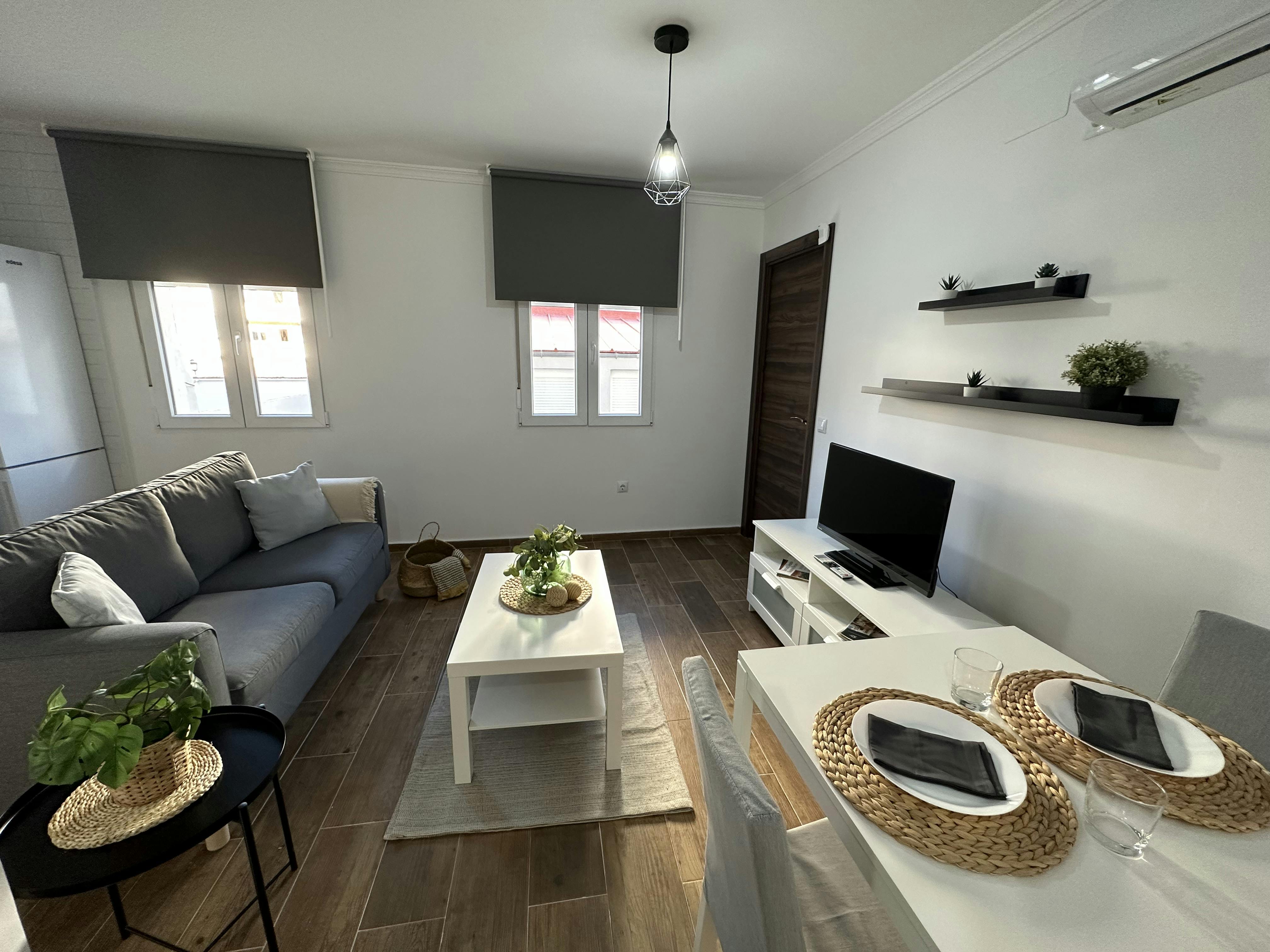 Apartamento en alquiler por 1030 € al mes en Madrid, Calle de San Clemente
