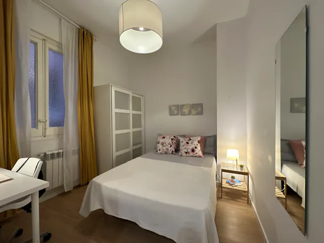 Private room in Calle de Bailén, Madrid (1471844) room image 1