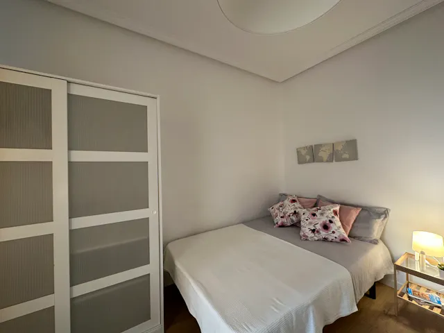 Private room in Calle de Bailén, Madrid (1471846) room image 2