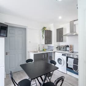 Monolocale for rent for 2.511 £ per month in Wembley, Oakington Manor Drive