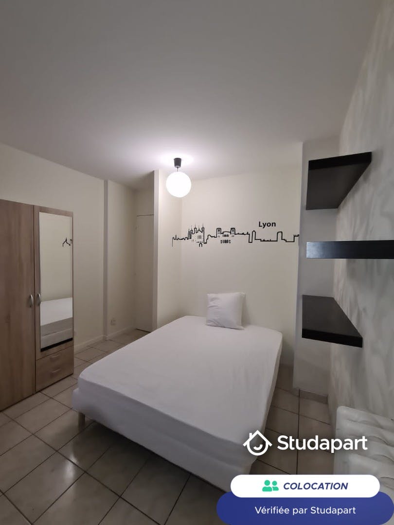 Private room for rent on Rue Philippe Fabia, Lyon