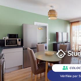 Private room for rent for €410 per month in Rouen, Rue Soeur Théophane