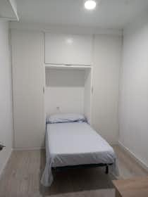 私人房间 正在以 €300 的月租出租，其位于 Burjassot, Carrer Colom
