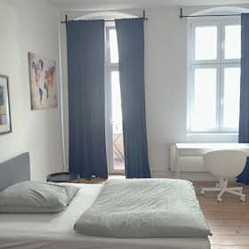 Private room for rent for €999 per month in Berlin, Warschauer Straße