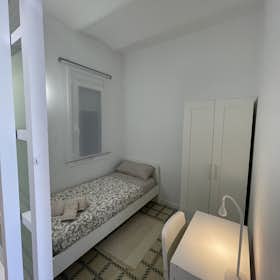 Private room for rent for €675 per month in Barcelona, Carrer del Comte d'Urgell