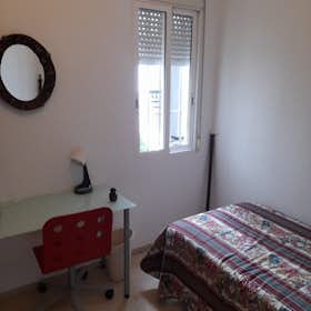 Private room for rent for €220 per month in Córdoba, Plaza Ángel de Torres