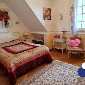 Private room for rent for €550 per month in Ormesson-sur-Marne, Avenue du Général de Gaulle