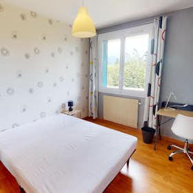 Private room for rent for €415 per month in Grenoble, Rue Marius Riollet