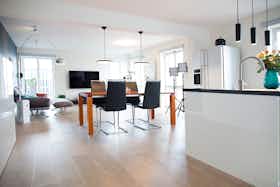 Appartement te huur voor € 2.250 per maand in Amsterdam, Veemkade