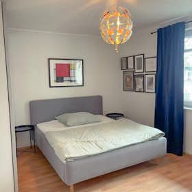 Apartment for rent for €3,000 per month in Frankfurt am Main, Koselstraße