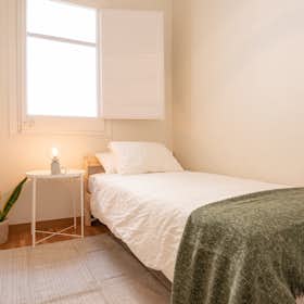 Private room for rent for €765 per month in Barcelona, Carrer de Teodora Lamadrid
