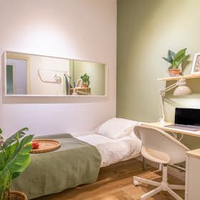 Private room for rent for €750 per month in Barcelona, Carrer de Villarroel