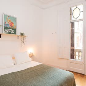 Private room for rent for €1,150 per month in Barcelona, Carrer Gran de Gràcia
