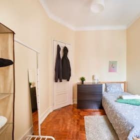 Private room for rent for €540 per month in Lisbon, Avenida de Roma