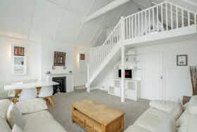 Apartment for rent for £2,536 per month in Westgate on Sea, Ethelbert Square