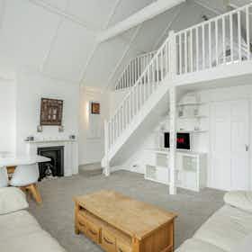 Квартира сдается в аренду за 2 540 £ в месяц в Westgate on Sea, Ethelbert Square