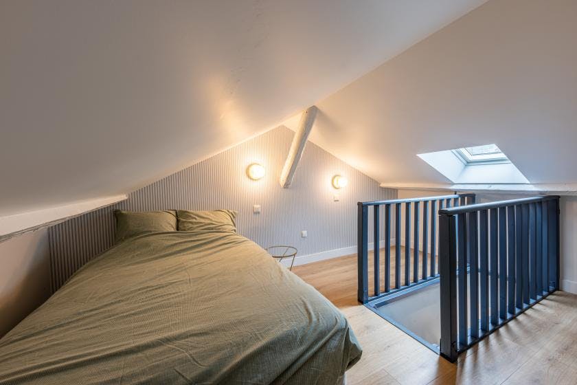 Private room for rent for €1,217 per month in Paris, Passage du Monténégro