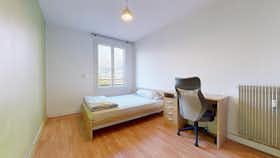 私人房间 正在以 €395 的月租出租，其位于 Clermont-Ferrand, Rue des Meuniers