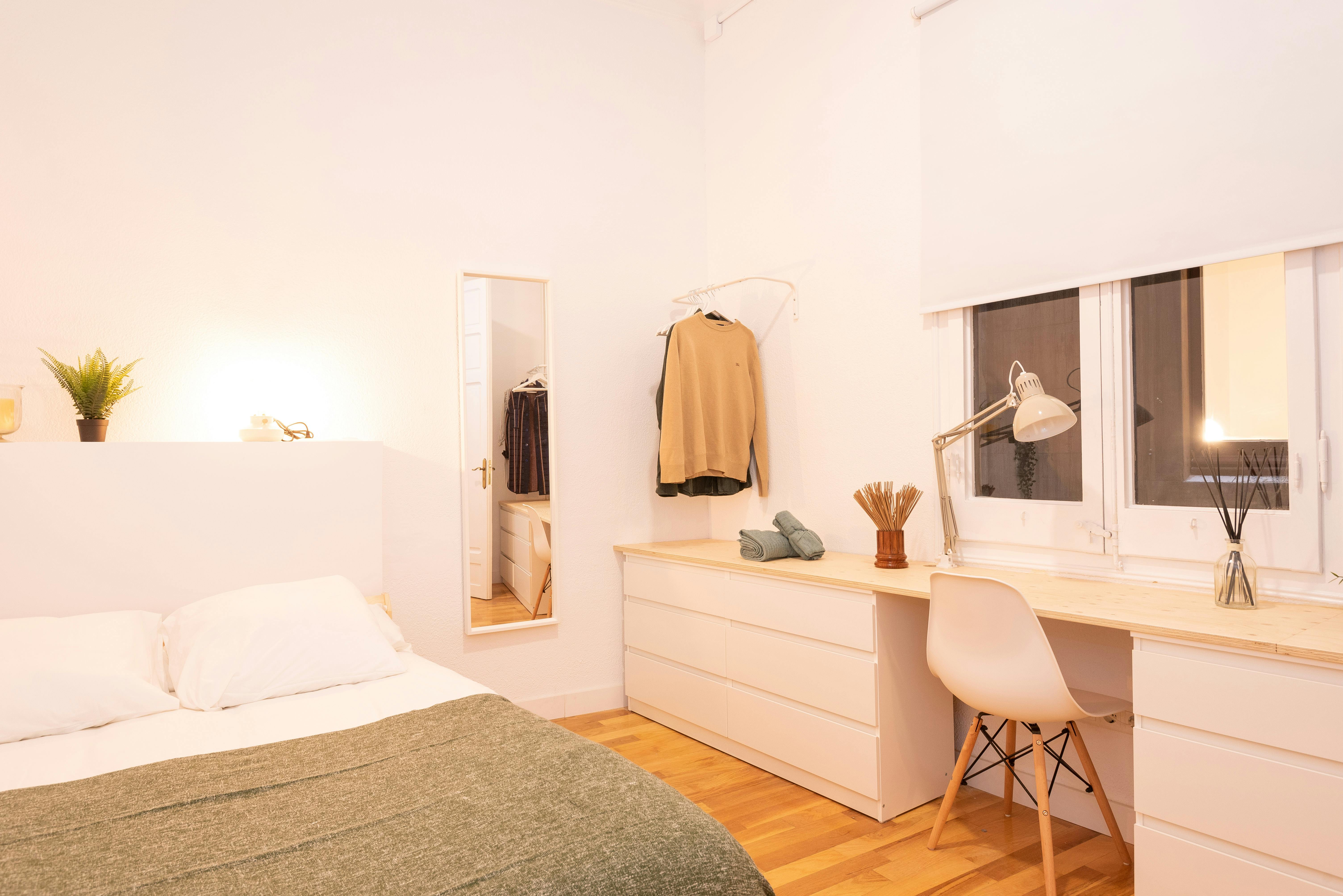 Private room for rent for €950 per month in Barcelona, Carrer Gran de Gràcia