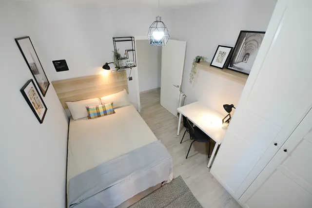 Private room in Calle Enrique Ibarreta, Bilbao (1472647) room image 1