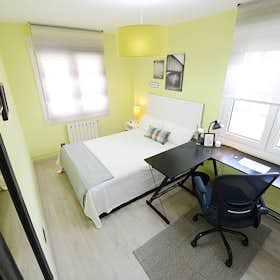 Private room for rent for €530 per month in Bilbao, Calle Enrique Ibarreta