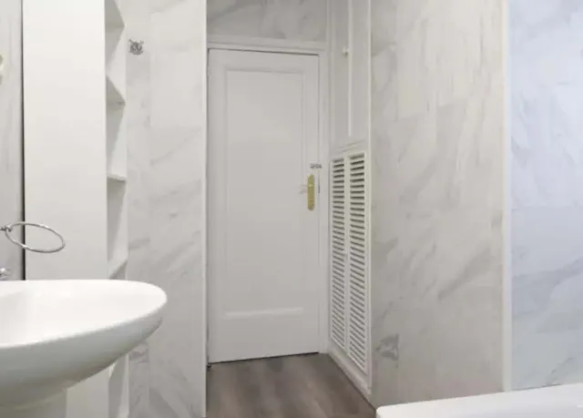 Private room in Calle Luchana, Madrid (1472690) room image 10