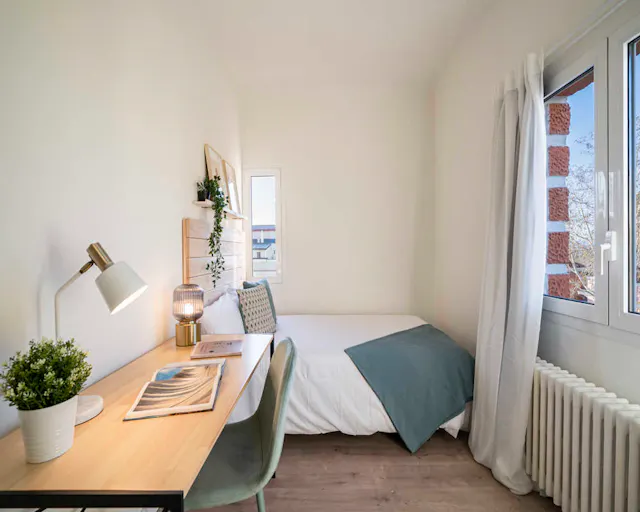 Private room in Calle de los Olivos, Madrid (1472978) room image 2
