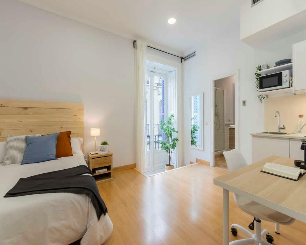 Private room in Calle de San Lorenzo, Madrid (1472983) room image 2