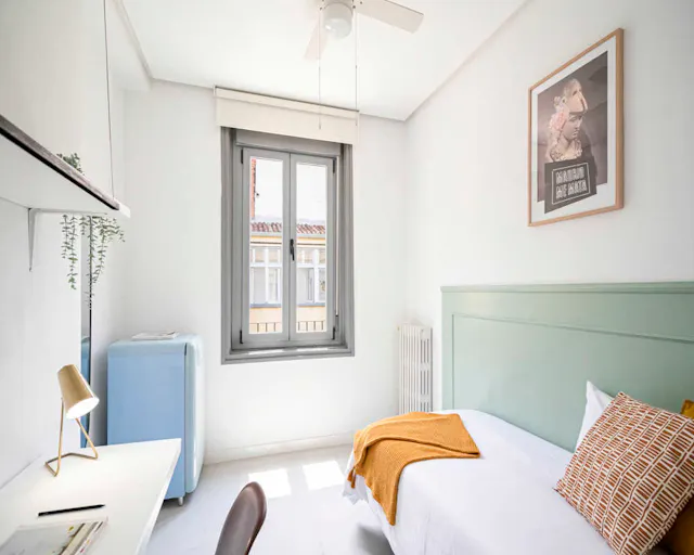 Private room in Calle de San Lorenzo, Madrid (1472999) room image 1