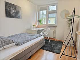 Wohnung zu mieten für 2.950 € pro Monat in Germering, Haydnstraße