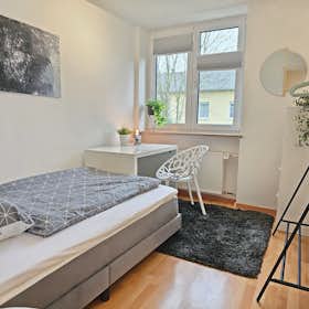 Wohnung zu mieten für 2.950 € pro Monat in Germering, Haydnstraße