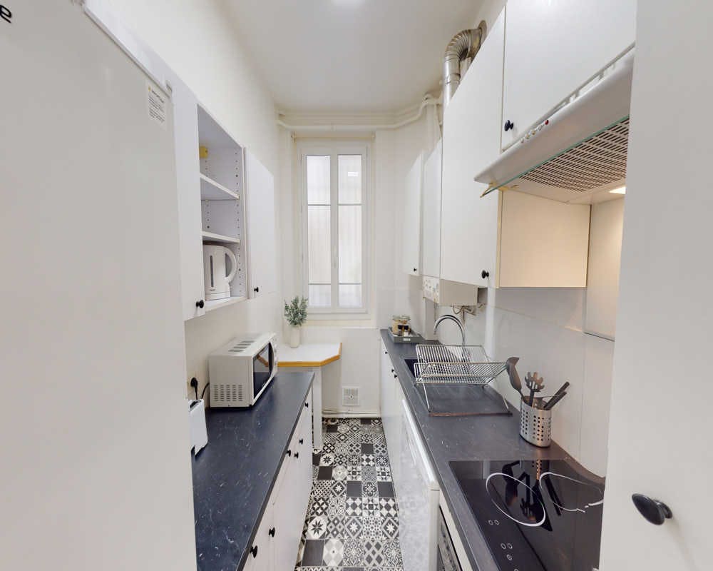 Private room for rent on Boulevard Lefebvre, Paris - Plus