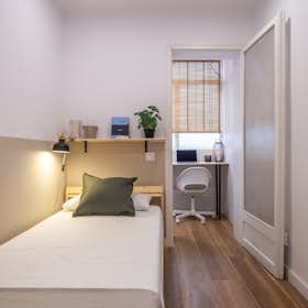 Private room for rent for €725 per month in Barcelona, Gran Via de les Corts Catalanes