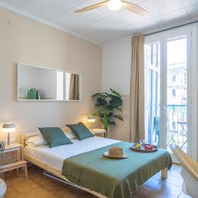 Private room for rent for €950 per month in Barcelona, Rambla del Raval