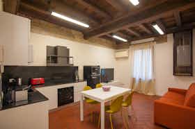 Apartment for rent for €1,000 per month in Verona, Interrato Acqua Morta