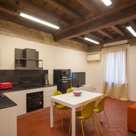 Lägenhet att hyra för 1 000 € i månaden i Verona, Interrato Acqua Morta