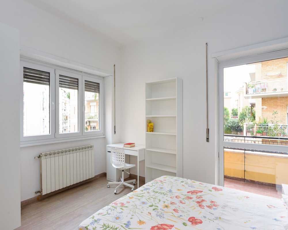 Отдельная комната сдается в аренду за 675 € в месяц в Rome, Via Damaso Cerquetti