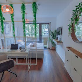 Studio for rent for €1,050 per month in Düsseldorf, Collenbachstraße