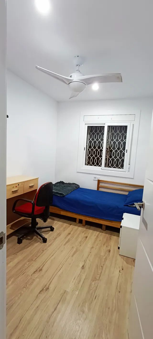 Private room in Carrer del Doctor Jaume Ferran i Clua, L'Hospitalet de Llobregat (1473476) room image 1
