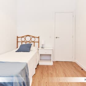 Private room for rent for €461 per month in Sevilla, Calle Párroco Antonio González Abato