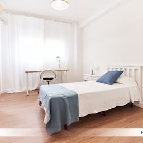 Private room for rent for €461 per month in Sevilla, Calle Párroco Antonio González Abato